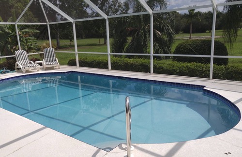 Trafalgar House | Getaway on the Fairway!