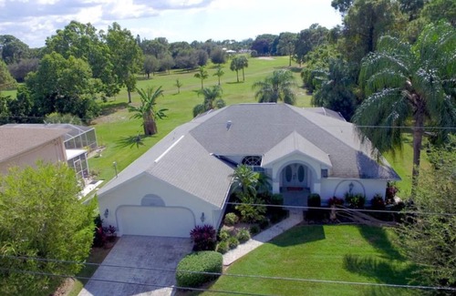 Trafalgar House | Getaway on the Fairway!