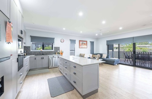 Rosslea House | Getaway on the Green