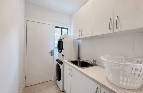 Mount Gambier House | Getaway On Wallace. nPet friendly.