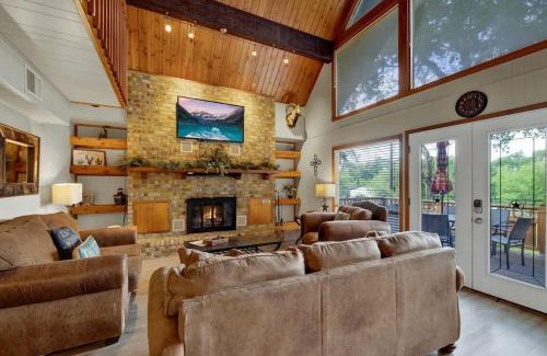 New Braunfels House | Gettin' Guada loopy with Hot Tub & Riverfront