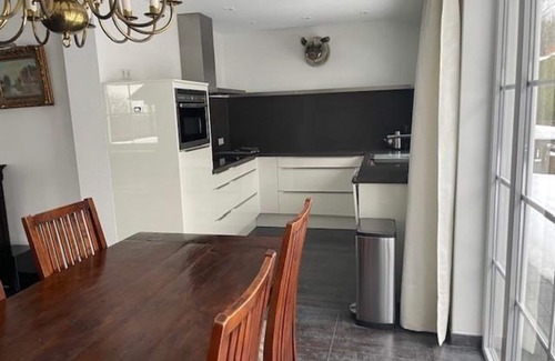 Neuastenberg Apartment | Gezellig Ingericht Kindvriendelijk Appartement en Dichtbij Skipiste Neuastenberg