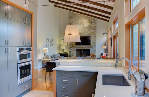 Black Butte Ranch House | GH254 | Updated split-level Contemporary 5-bedroom home with Gourmet Kitchen