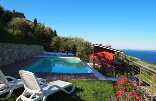 Frader Apartment | Gianni with 2 bedrooms, in the ground floor with garden and lake view