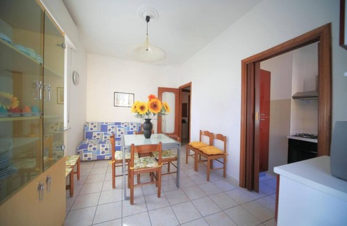Borghetto Santo Spirito Apartment | Giardini 13 Int 9 - Two Bedroom Apartment, Sleeps 6