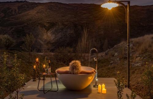 Gibbston House | Gibbston Boathouse with Outdoor Bath