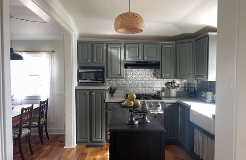 Historic Downtown Franklin House | Gideon's House - Modern Amenities in Historic 1854 Charmer