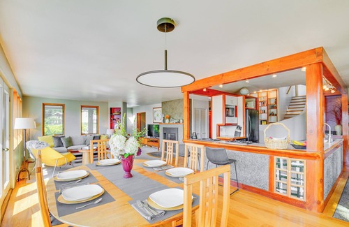 Gig Harbor House | Gig Harbor Home: Large Deck, Outdoor Dining Area