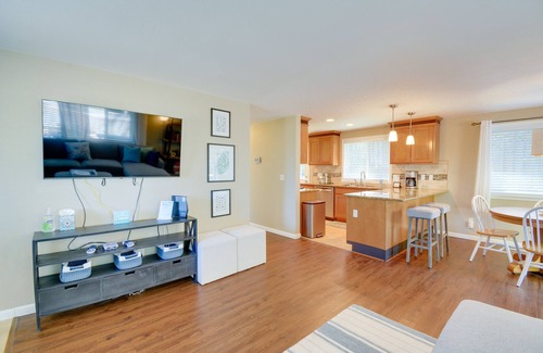 Gig Harbor House | Gig Harbor Vacation Rental Home: 1 Mi to Uptown!