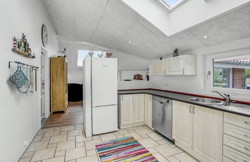 Rindby Strand House | Gigantic holiday home with swimming pool and large garden on the island of Fanø.