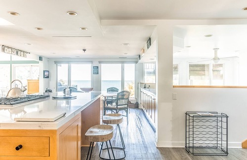 Shorewood-Tower Hills-Harbert House | Gigantic lakefront home with private hot tub, washer/dryer, AC, deck, & firepit