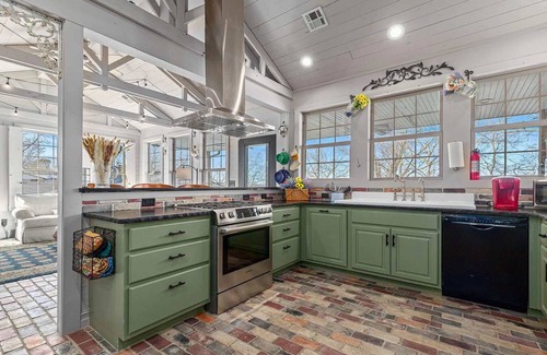Grove House | Gilead Grand Lakefront Family Retreat!