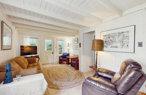 Oak Bluffs House | Gingerbread Dream
