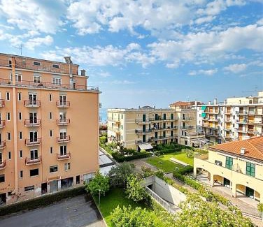 Pietra Ligure Apartment | Gioiello Marino - mare, 2 minuti a piedi