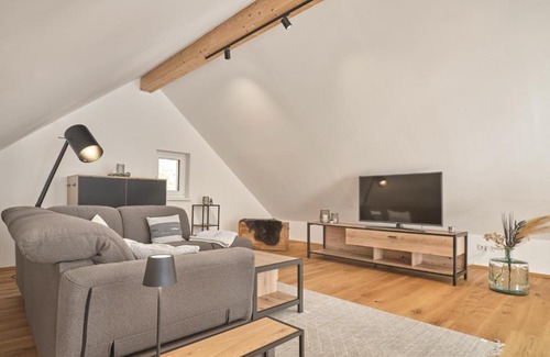 Michaelerberg-Pruggern Apartment | Gipfelblick Lodge 5 Pruggern by AA Holiday Homes