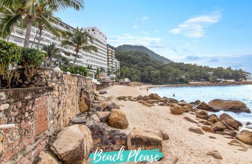 South Shore Hotel Area Apartment | Girasol Sur - Beachfront Suites on Playa Gemelas