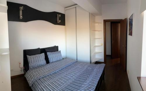 Sector 1 Apartment | GIS North House