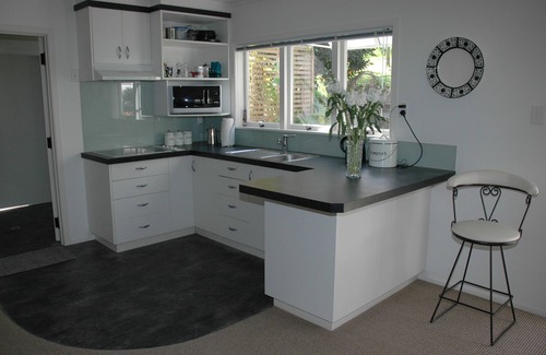 Gisborne House | Gisborne guest house/cottage with a rural setting