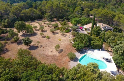Salernes Cottage | Gîte, 2*, air conditioned, in a peaceful setting between olive trees and pool
