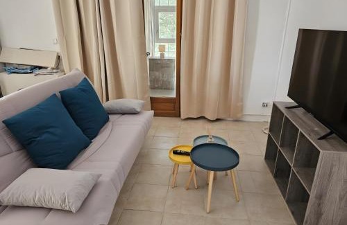 Saint-Sauveur-de-Cruzieres Apartment | Gite 3 - Lavande