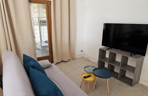 Saint-Sauveur-de-Cruzieres Apartment | Gite 3 - Lavande