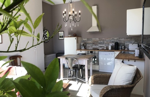 Beaumont-en-Veron Cottage | Gite Appartement Le Bonheur de Ronsard