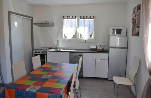 Lagorce House | Gite avec barbecue et terrasse clos