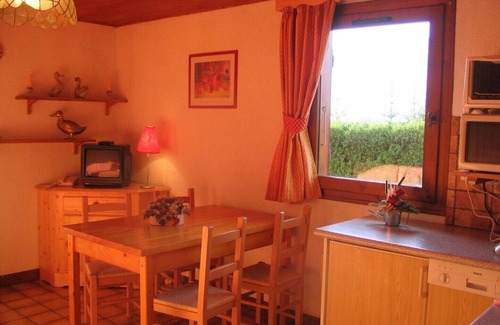 Notre-Dame-de-Bellecombe Ski Chalet | Gite de France classified * in chalet Savoyard, with view, AT THE FOOT OF THE TRACKS