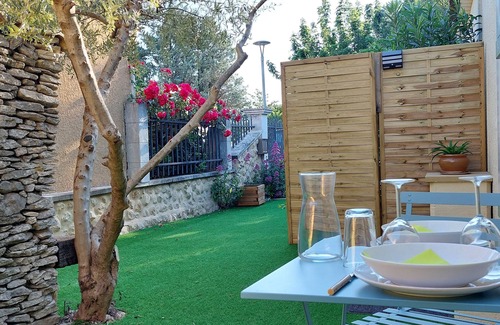 L'Isle-sur-la-Sorgue House | Gîte de L'Olivier air-conditioned, garden, free parking, 5 minutes from the center.