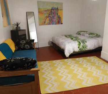 Tournus Apartment | Gite de la Madeleine 80 m2