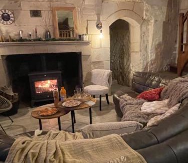 Montsoreau House | Gite des Perreyeurs - maison troglodyte avec vue sur Loire