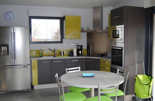 Manzat House | Gîte 'Des Taravelles' with private pool, private terrace, and Wi-Fi