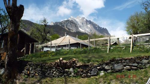 Saint-Martin-de-la-Porte House | Gite Du Chalet Barnabas Relais