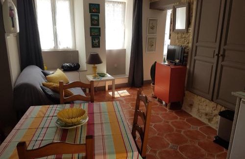 Vaux-sur-Seulles House | Gite du Jardin Des Sources