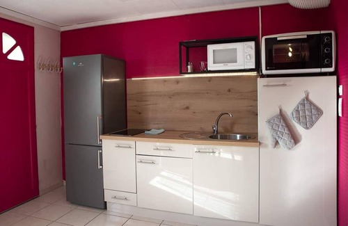 Montelimar Apartment | Gite du Levant, Espace et Couleur, Clim Réversible, rez de Jardin au Calme