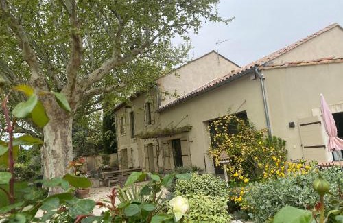 Chateaurenard House | Gite du Mas de la Finière ,avec SPA intérieur