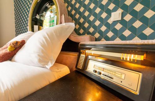 Bazouges-sur-le-Loir House | GITE Du MISFON "VINTAGE 70'