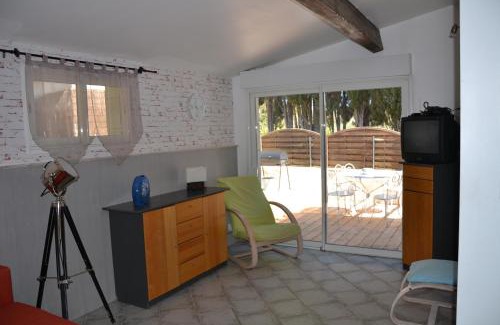 Lagorce House | Gite L'Acacia
