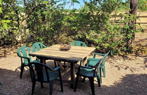 Saint-Saud-Lacoussiere House | Gite La Vigne; charming authentic renovated farmhouse in Dordogne