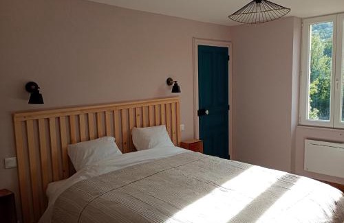 Marcillac-Vallon House | Gite La maison du gardien