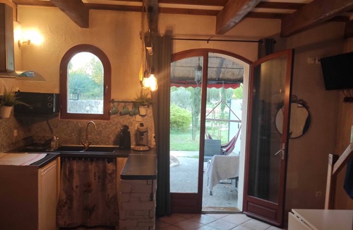 Velleron Cottage | Gite les Cypres in Velleron, on the edge of Sorgues