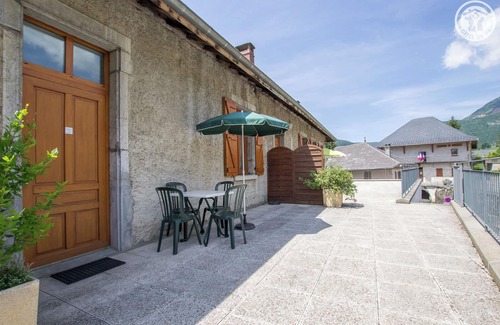 Thoiry House | Gite located 19km from Aillon le Jeune (family resort with 39km of slopes with the Margériaz) and 21