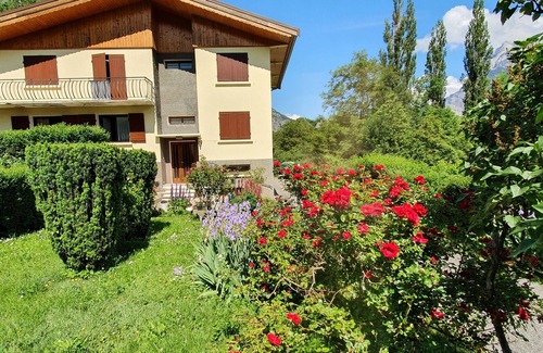 Saint-Martin-d'Arc Apartment | Gite near Valloire Galibier, Vanoise, domaine 3 vallees by Orelle.