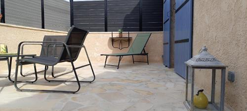 Graveson House | Gite pour deux avec bassin relaxant sans vis a vis