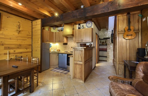 Pessac-sur-Dordogne House | Gite rural de Guillemat. In the heart of the Bordeaux vineyards.