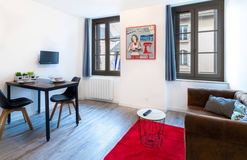 Rodez Apartment | GITE URBAIN LE BETEILLE - APPARTEMENT T2 CENTRE VILLE RODEZ