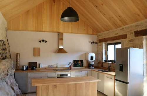 Espagnac-Sainte-Eulalie Cottage | Gite with swimming pool in the Célé valley near Figeac - ideal for families