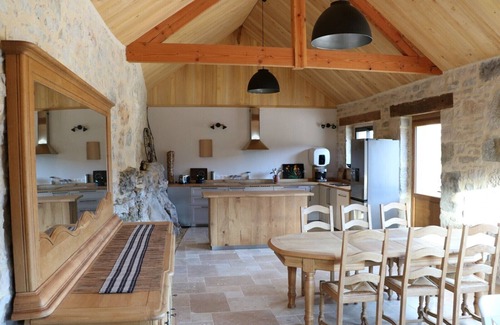 Espagnac-Sainte-Eulalie Cottage | Gite with swimming pool in the Célé valley near Figeac - ideal for families