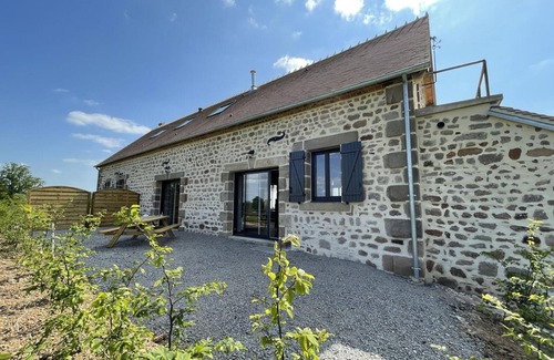 Ygrande Cottage | Gite Ygrande, 3 bedrooms, 8 persons