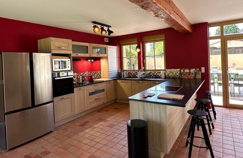 Yvre-l'Eveque Cottage | Gite Yvré-l'Évêque, 6 bedrooms, 15 persons